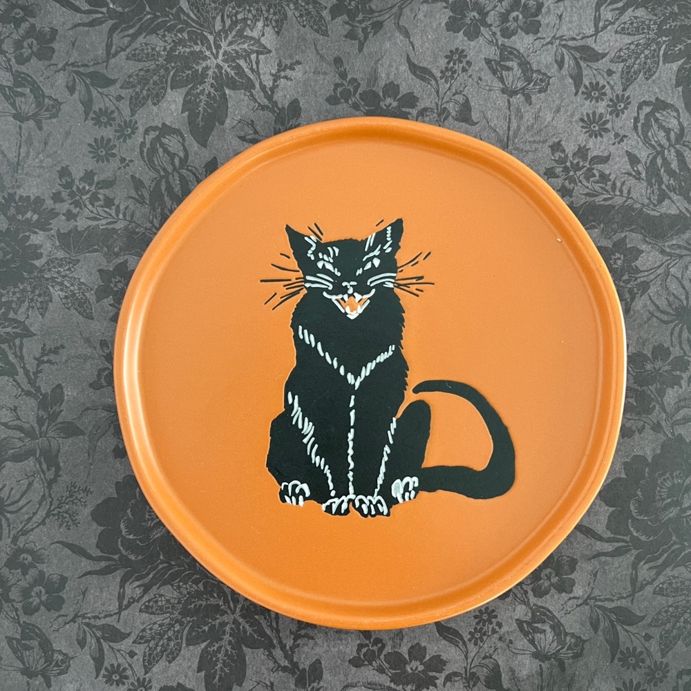 Threshold Orange and Black Cat Appetizer Plate NWT
Not sold in stores
